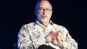 Jimmy Wales sem filtro: "Grokipedia é uma caricatura!"