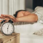 Adiante o relógio: durma mais rápido e acorde menos na madrugada?