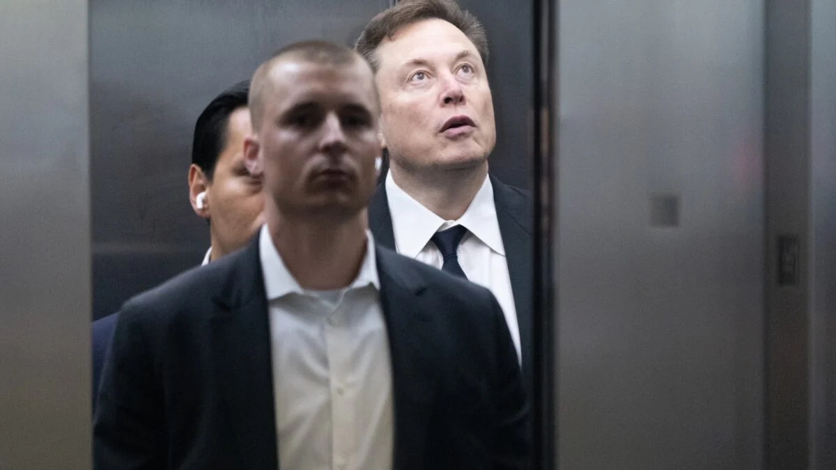 França quer Musk e Yaccarino indiciados.