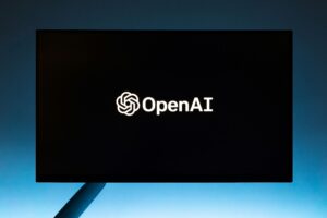 OpenAI: Sua IA Empresarial Vigiada?