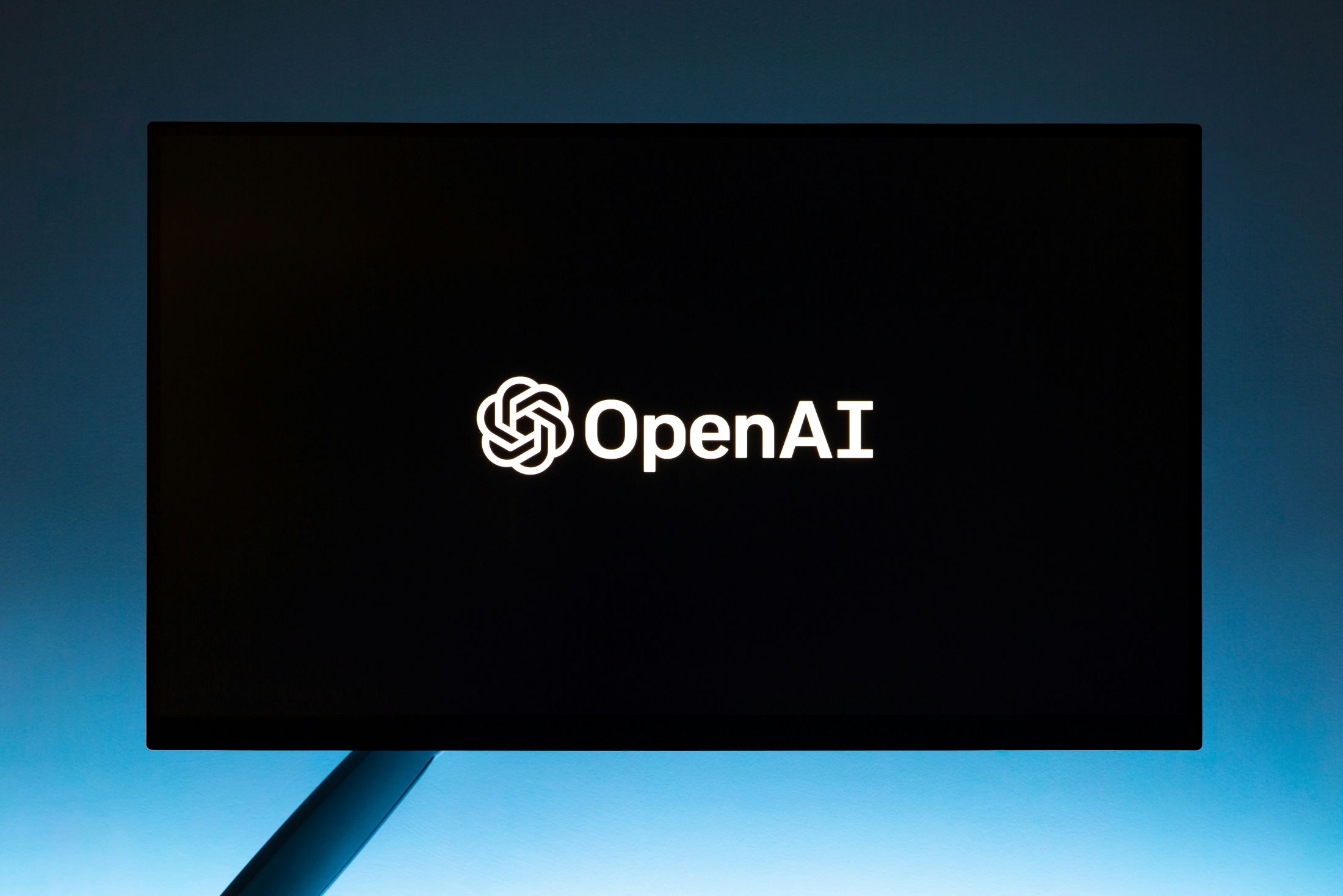 OpenAI: Sua IA Empresarial Vigiada?