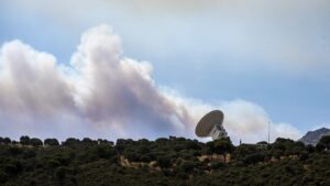 Incêndio na Espanha: Ameaça à base secreta da NASA?