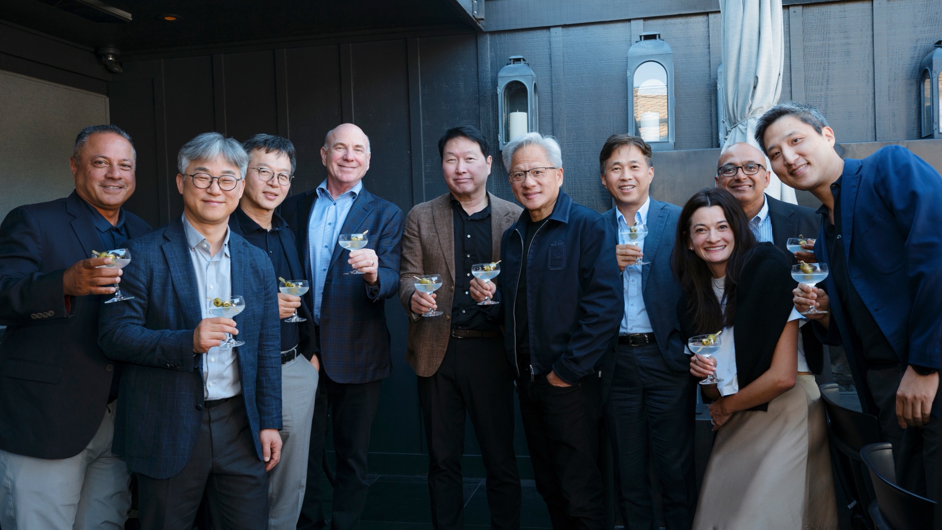 Jensen Huang, Presidente do SK Group Chey Tae-won e equipes da SK hynix, SK Telecom e NVIDIA em um jantar