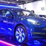 Tesla: Faróis 'cegantes' geram recall de 20 mil carros (e eles já sabiam!)
