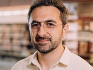 CEO Microsoft AI alfineta Anthropic: Por quê?