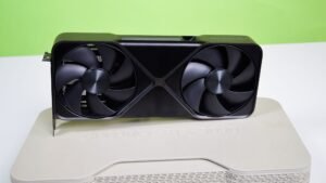 RTX 5090: Micro Center exige RG para comprar. Você concorda?