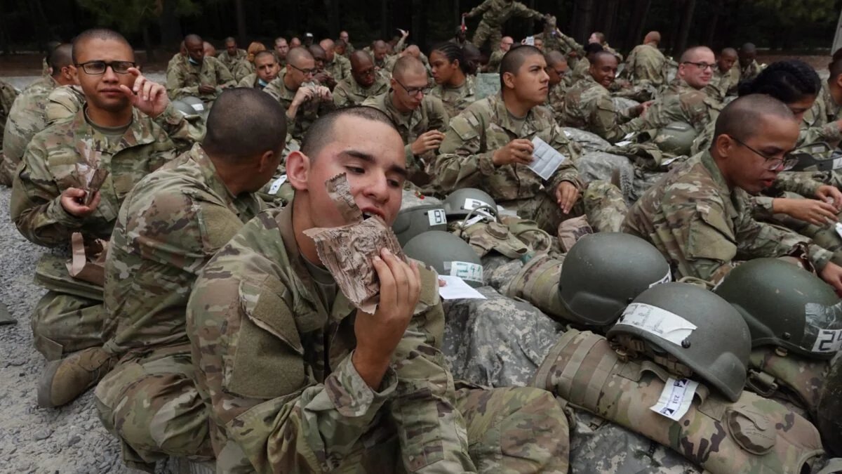 THINKING PROCESS:


Analyze the original title: "U.S. Military Thinks Hackers Defrosted All Its Ice Cream"

Core idea 1: U.S. Military (implied seriousness, national security context)
Core idea 2: Hackers (threat, digital realm)
Core idea 3: Defrosted All Its Ice Cream (absurd, humorous, unexpected consequence)
Underlying subtext: Is this a real serious cyberattack, or a funny metaphor for something else? The humor comes from the juxtaposition of military and ice cream.



Understand the target platform: Google Discover

Requirements: Short, curious, engaging, click-worthy, emotional hook.
Goal: Make people want to know what's really going on.



Translate key elements to Portuguese (literally first, then adapt):

U.S. Military -> Forças Armadas Americanas / Exército Americano / Pentágono
Thinks -> Acha / Suspeita / Crê
Hackers -> Hackers / Cibercriminosos
Defrosted -> Descongelaram
All Its Ice Cream -> Todo o sorvete deles / Todos os seus sorvetes



Brainstorm initial Portuguese translations/adaptations, keeping "short & curious" in mind:

Militares dos EUA acham que hackers descongelaram seu sorvete. (Too bland)
Hackers derreteram o sorvete do exército americano? (Getting closer, question adds curiosity)
Pentágono: Hackers fizeram o sorvete derreter? (Pentágono is good for "U.S. Military")
Exército dos EUA acusa hackers de... derreter sorvete! (Intrigue, but a bit long)



Focus on the "curious" aspect and the humor/absurdity:

The humor comes from the unexpected outcome of a hacker attack: ice cream melting. This implies either a very strange, specific attack, or a metaphor. The Discover title should lean into this ambiguity.
A question mark is often very effective for curiosity.
Shortness means removing unnecessary words.



Refine and combine:

"Hackers derreteram o sorvete do Pentágono?" (Good, direct, curious)
"Hackers: o segredo por trás do sorvete militar derretido?" (A bit long)
"O Pentágono acusa hackers de... derreter sorvete!" (The "..." adds a pause for effect, but "acusa" might be too strong for "thinks")
"Militares suspeitam: hackers descongelaram o sorvete?" (Good, "suspeitam" fits "thinks")
"Hackers fizeram o sorvete dos militares derreter?" (Concise, uses the active verb "fizeram... derreter")



Select the best option based on criteria:

Short: "Hackers fizeram o sorvete dos militares derreter?" is quite short.
Curious: The question mark is key. The absurdity of "ice cream melting" due to "hackers" immediately raises questions. "Militares" clearly indicates the "U.S. Military" context without being overly formal or long. "Derreter" (to melt) is more evocative than "descongelar" (to defrost) in this context.



Final check: Does it capture the essence? Yes. Is it click-worthy? Yes, because it's so unexpected. Is it short? Yes.
Another strong contender would be: "Hackers derreteram o sorvete do Pentágono?"
But "Militares" is a bit broader than "Pentágono" and might resonate more with a general audience as "the armed forces." "Fizeram... derreter" feels a little more active and impactful than just "derreteram."
Let's go with "Hackers fizeram o sorvete dos militares derreter?" It's punchy.Hackers fizeram o sorvete dos militares derreter?